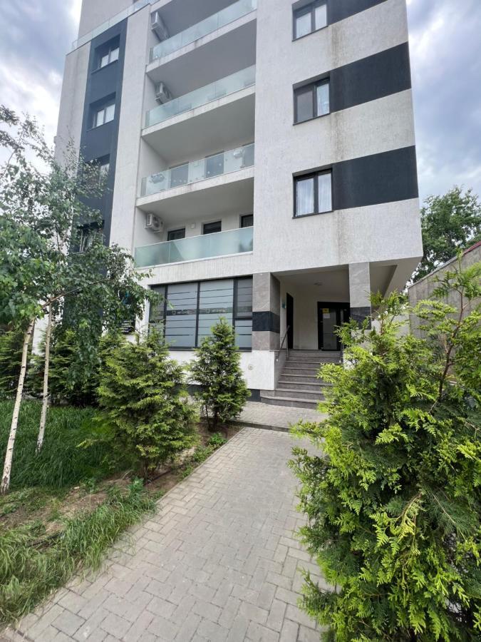 Downtown Hidden Garden With Jacuzzi In Bucharest Apartment ภายนอก รูปภาพ
