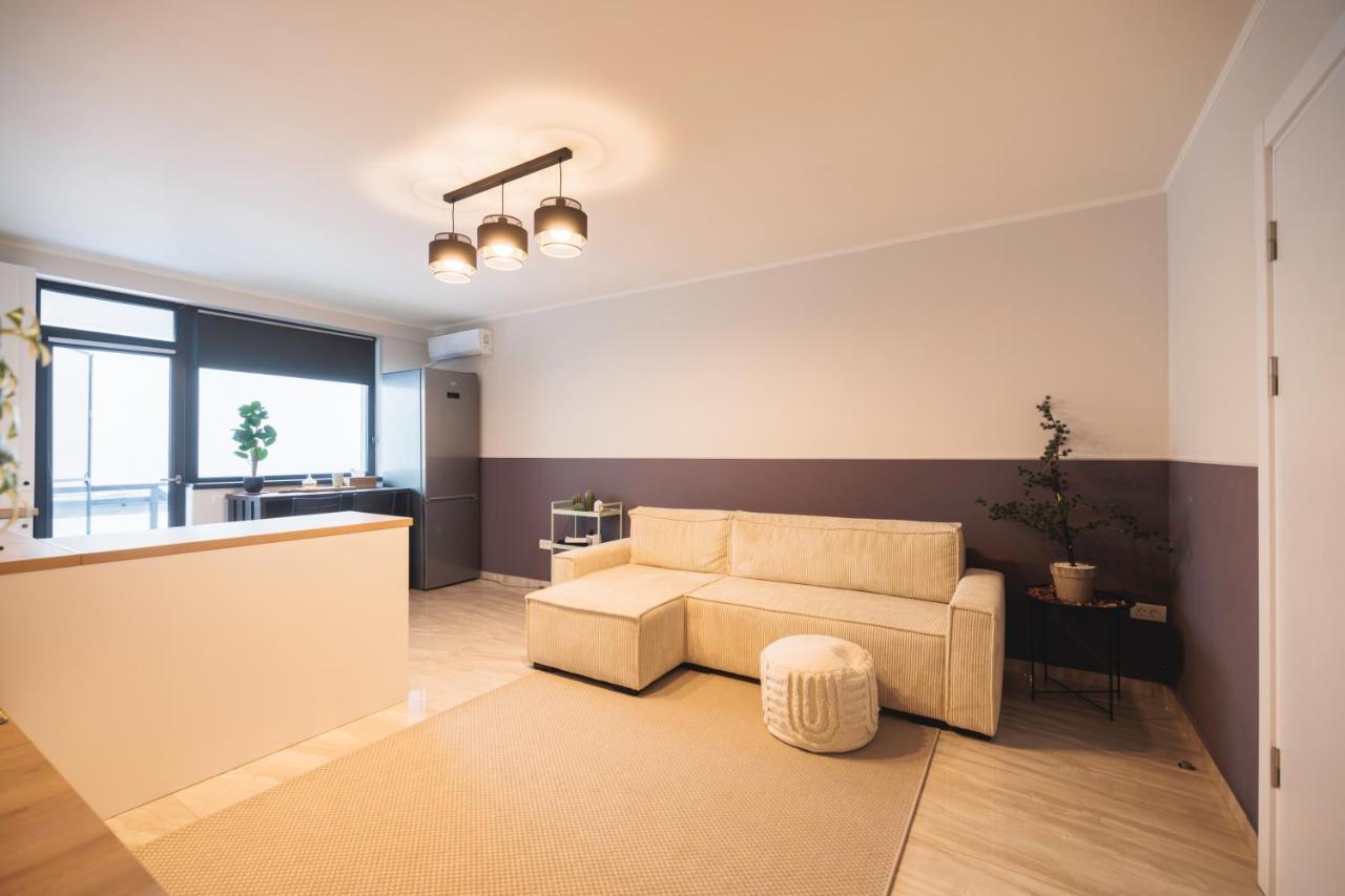 Downtown Hidden Garden With Jacuzzi In Bucharest Apartment ภายนอก รูปภาพ