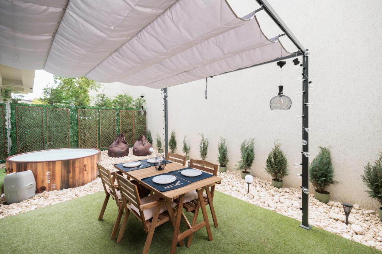 Downtown Hidden Garden With Jacuzzi In Bucharest Apartment ภายนอก รูปภาพ