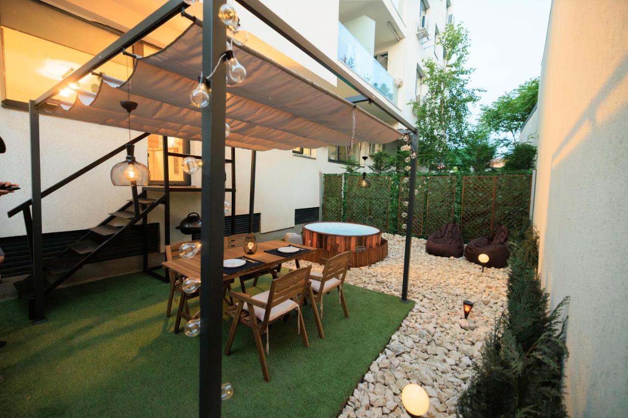 Downtown Hidden Garden With Jacuzzi In Bucharest Apartment ภายนอก รูปภาพ
