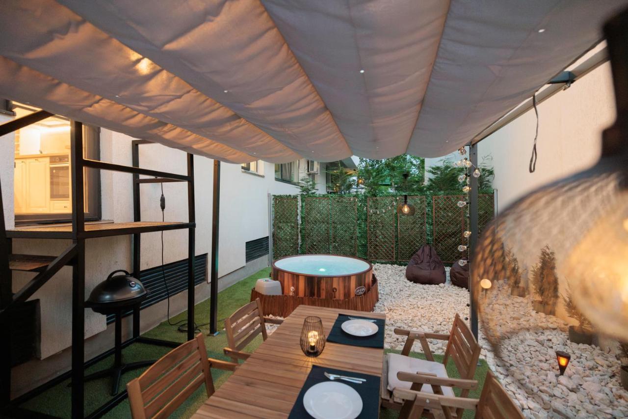 Downtown Hidden Garden With Jacuzzi In Bucharest Apartment ภายนอก รูปภาพ